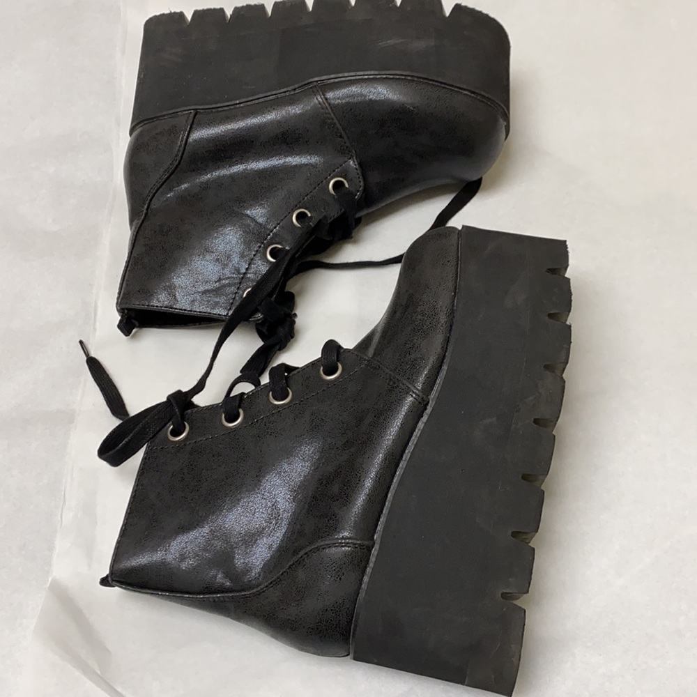 Tuk Platform Boots